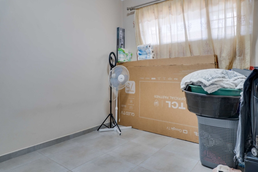 2 Bedroom Property for Sale in Vorna Valley Gauteng