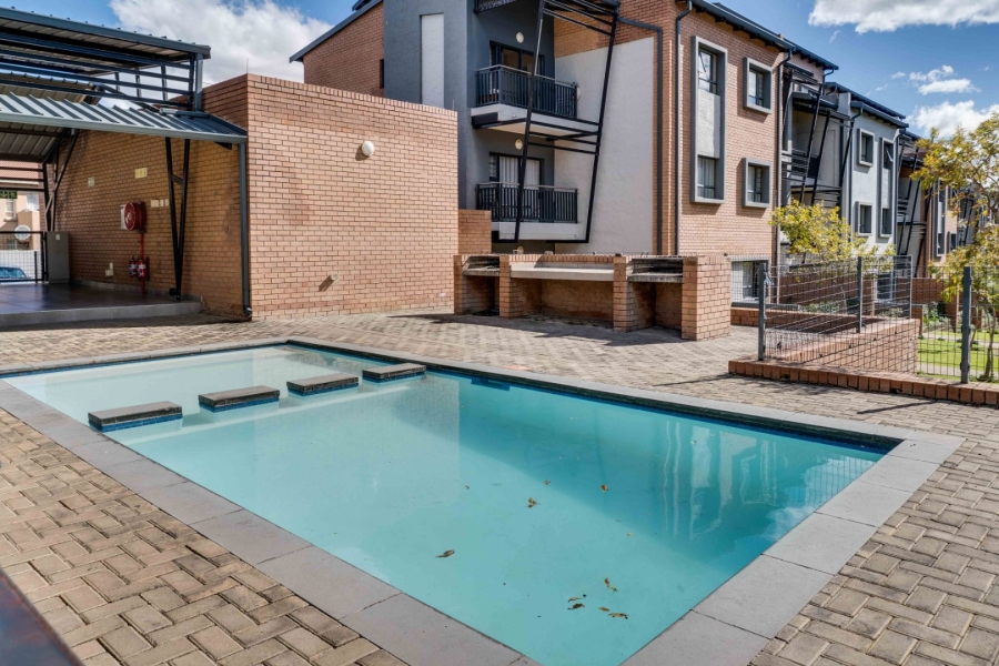 2 Bedroom Property for Sale in Vorna Valley Gauteng