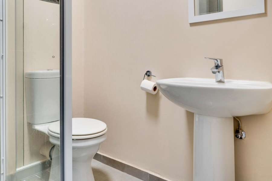 2 Bedroom Property for Sale in Vorna Valley Gauteng
