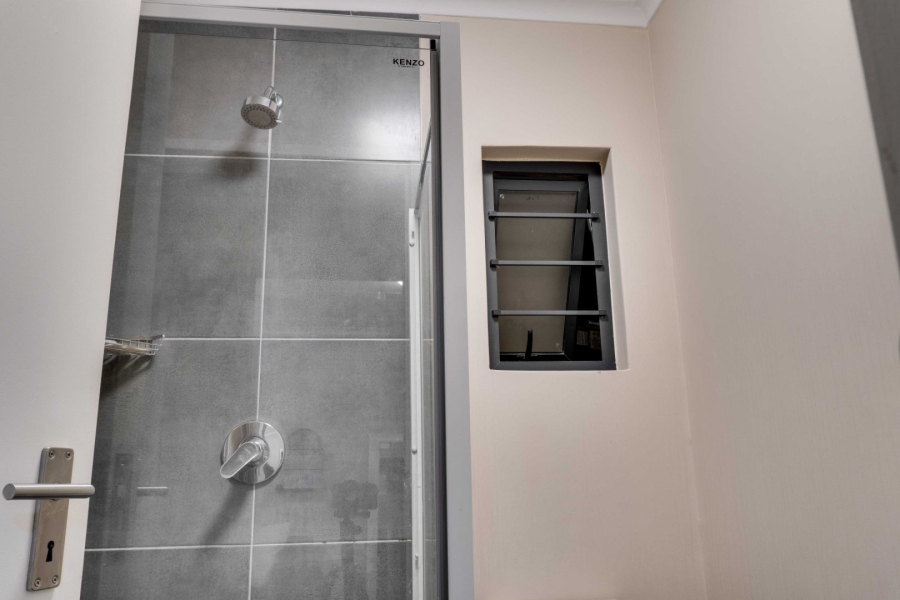 2 Bedroom Property for Sale in Vorna Valley Gauteng