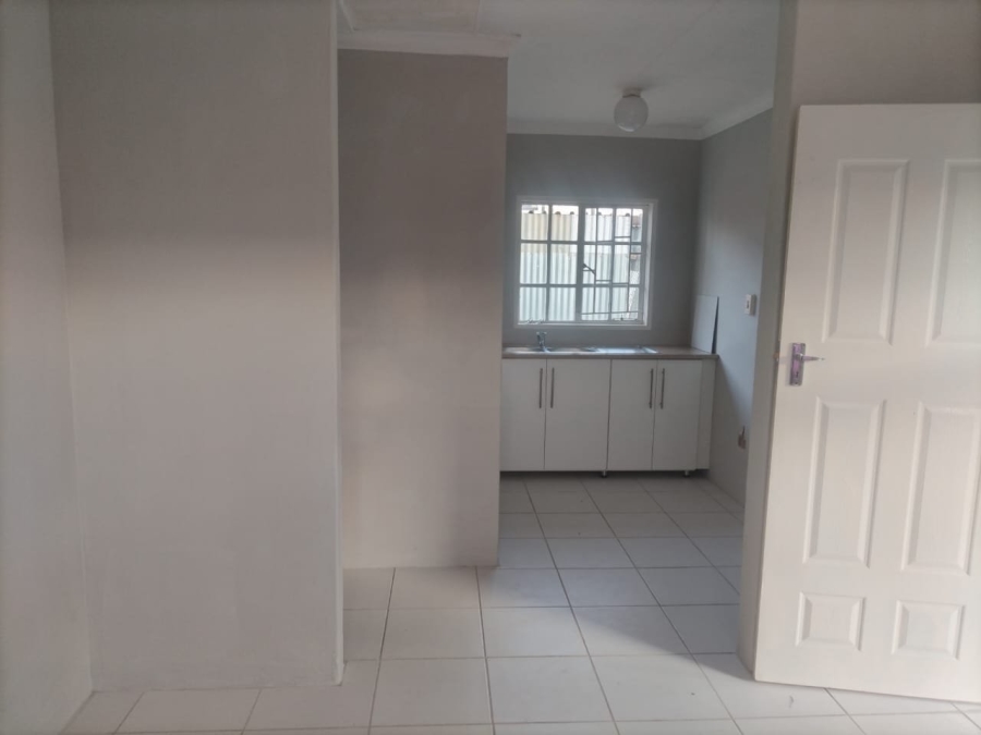 2 Bedroom Property for Sale in Elandspoort Gauteng
