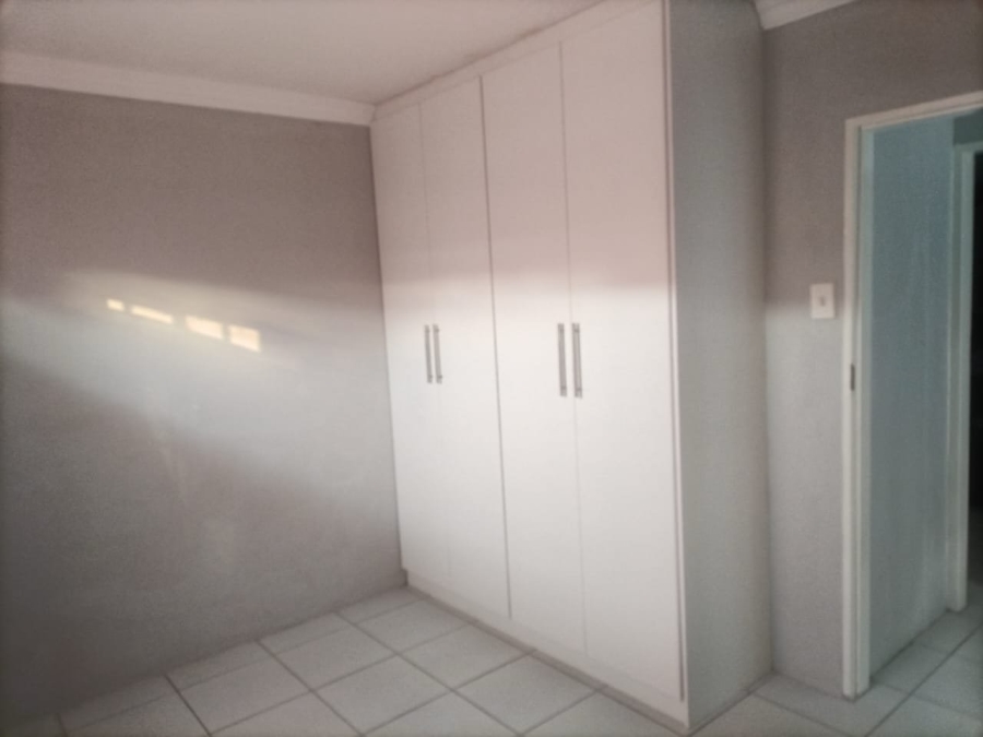 2 Bedroom Property for Sale in Elandspoort Gauteng