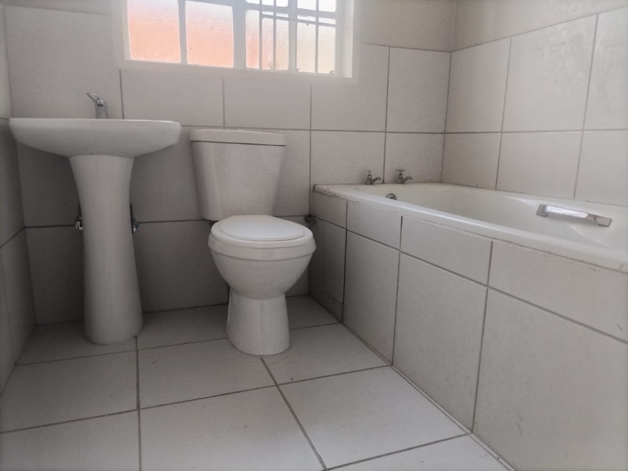 2 Bedroom Property for Sale in Elandspoort Gauteng