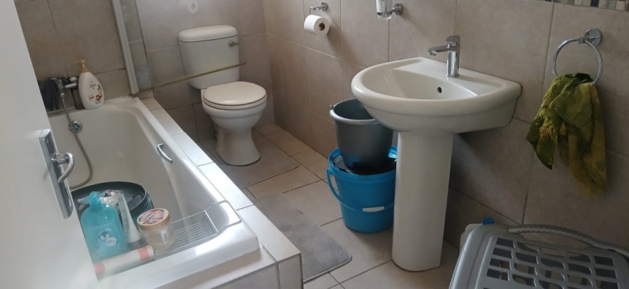 1 Bedroom Property for Sale in Primrose Hill Gauteng