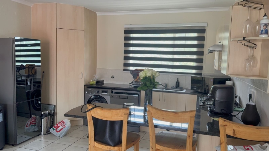 To Let  Bedroom Property for Rent in Rynfield A H Gauteng