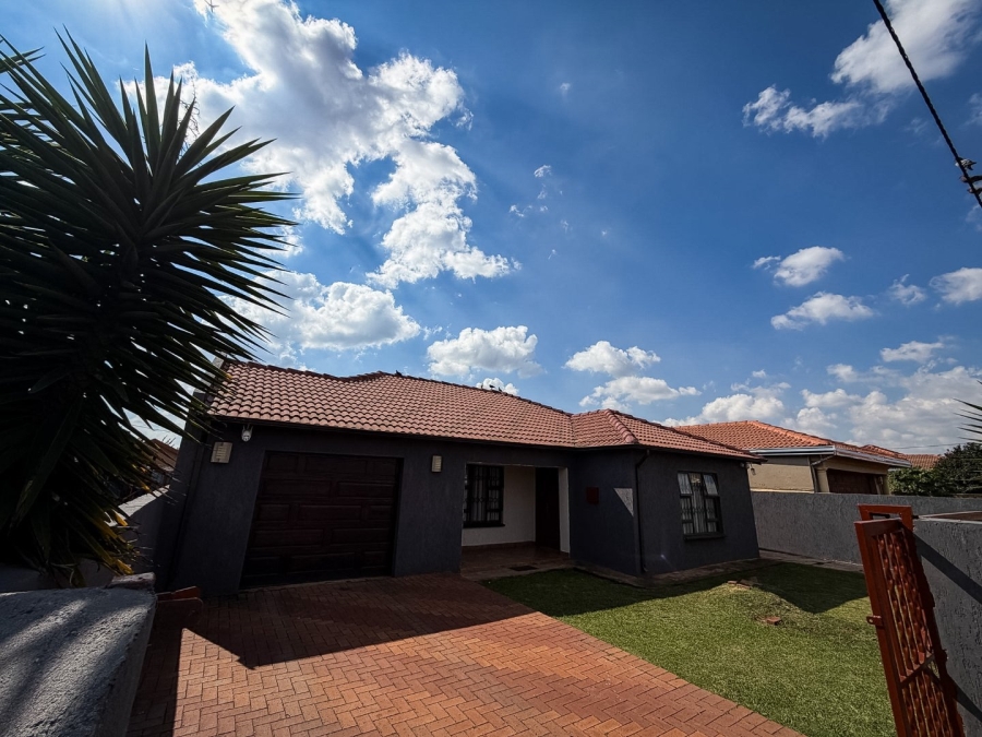 3 Bedroom Property for Sale in Vosloorus Gauteng