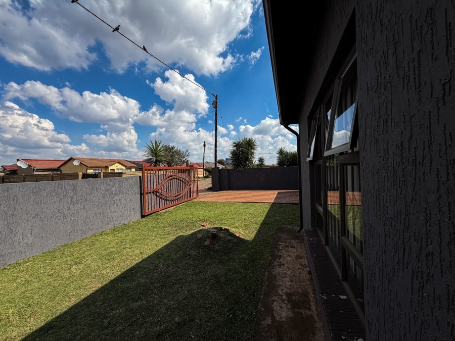 3 Bedroom Property for Sale in Vosloorus Gauteng