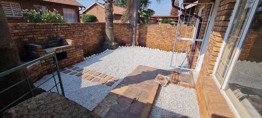 2 Bedroom Property for Sale in Terenure Gauteng