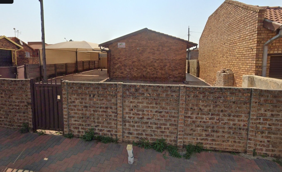 2 Bedroom Property for Sale in Daveyton Gauteng
