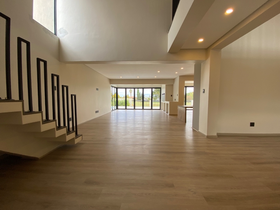 5 Bedroom Property for Sale in Emfuleni Golf Estate Gauteng