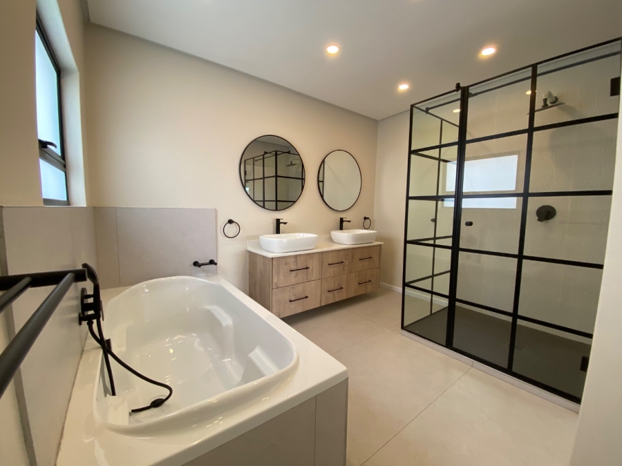 5 Bedroom Property for Sale in Emfuleni Golf Estate Gauteng