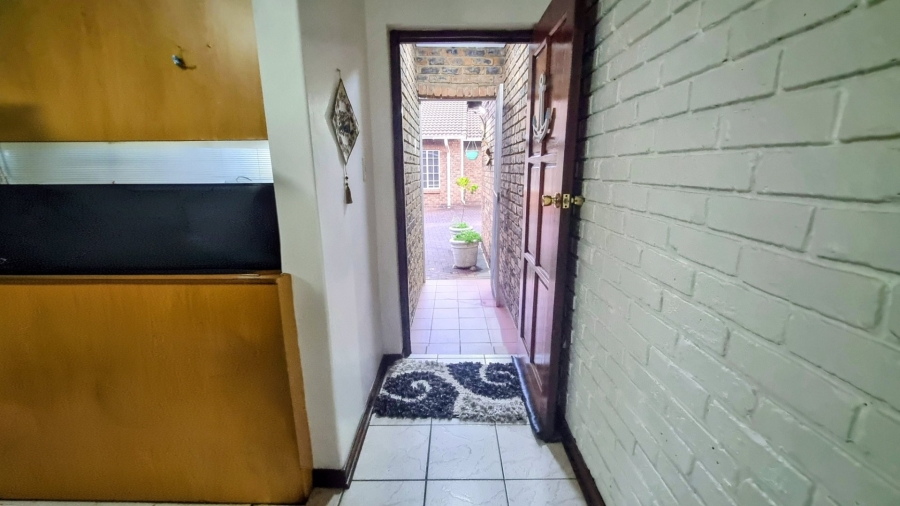 2 Bedroom Property for Sale in Arcon Park Gauteng