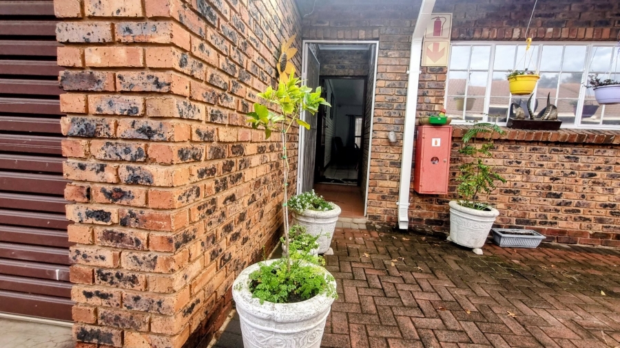 2 Bedroom Property for Sale in Arcon Park Gauteng