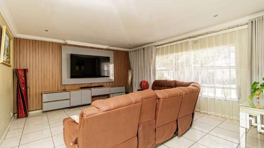 4 Bedroom Property for Sale in Birch Acres Gauteng