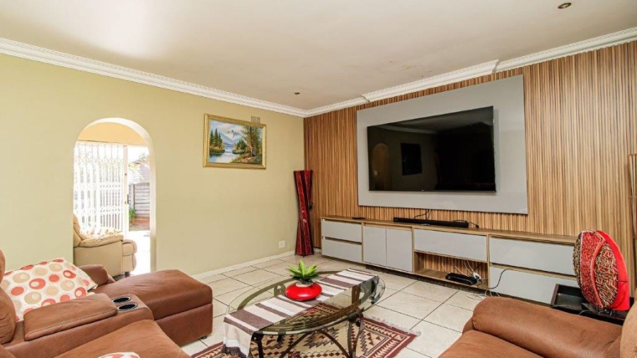 4 Bedroom Property for Sale in Birch Acres Gauteng