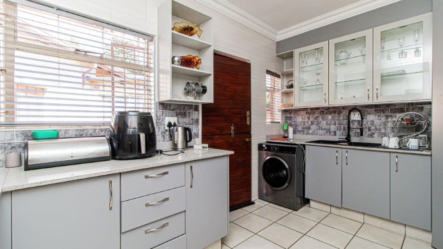 4 Bedroom Property for Sale in Birch Acres Gauteng