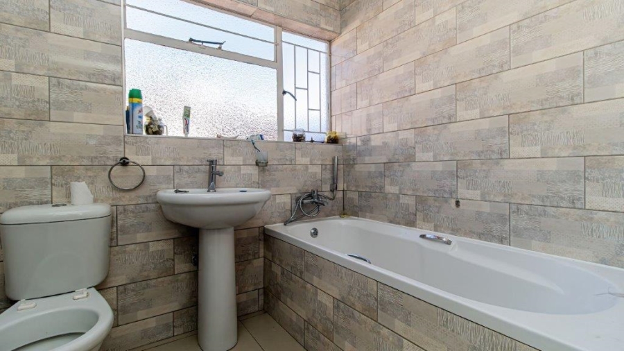 4 Bedroom Property for Sale in Birch Acres Gauteng