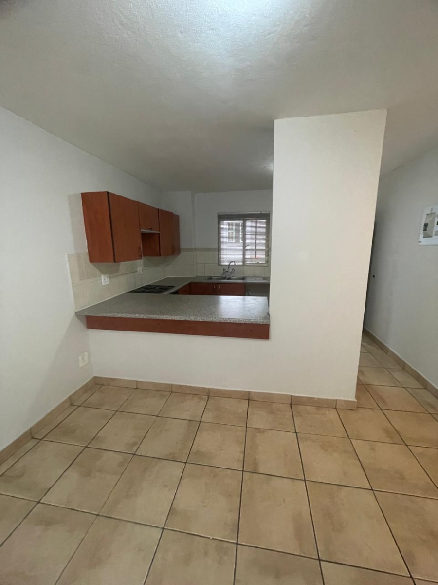 To Let 2 Bedroom Property for Rent in Castleview Gauteng