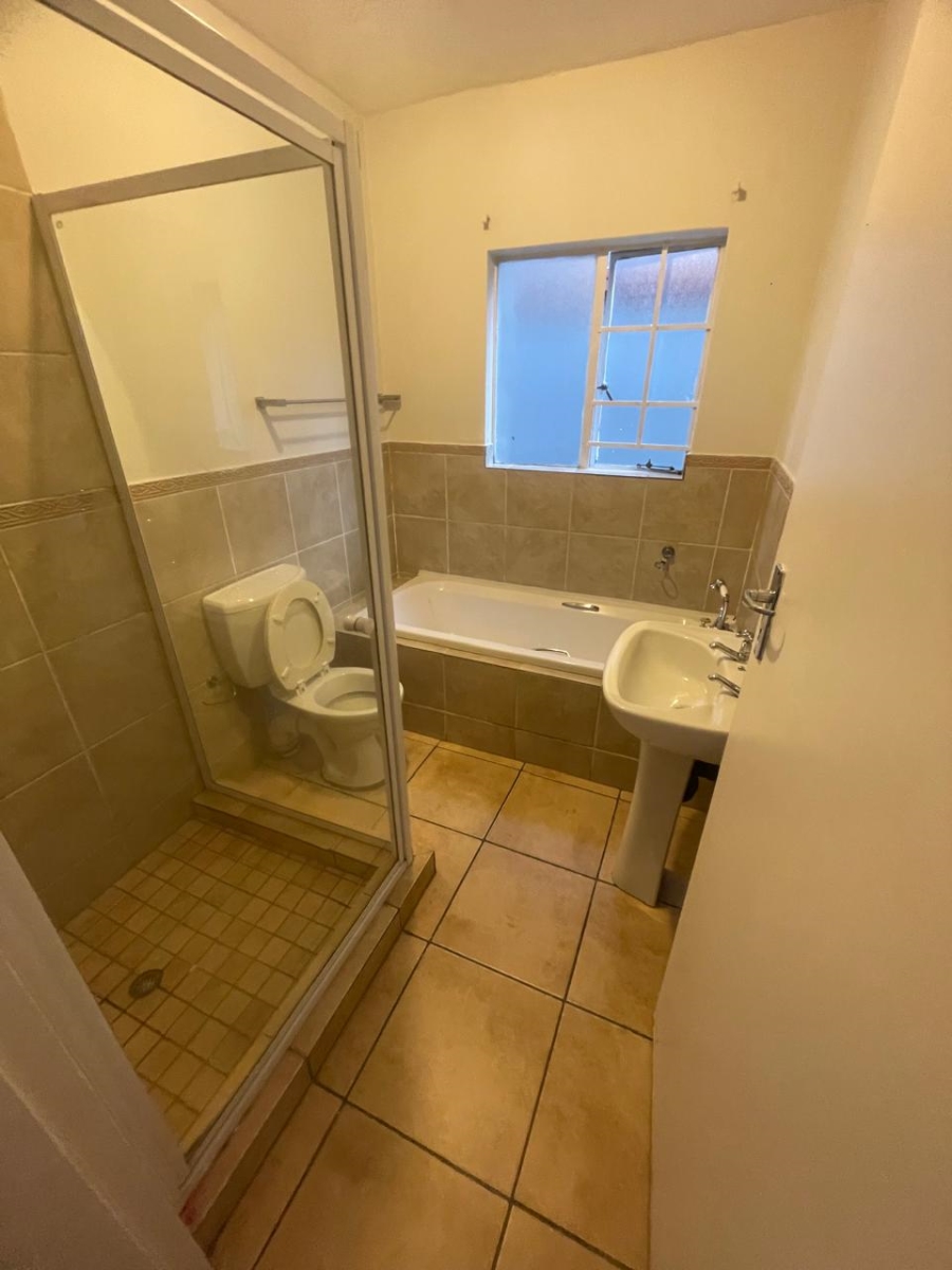 To Let 2 Bedroom Property for Rent in Castleview Gauteng