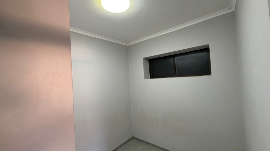 To Let 1 Bedroom Property for Rent in Bedfordview Gauteng