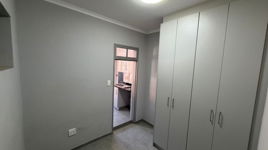 To Let 1 Bedroom Property for Rent in Bedfordview Gauteng