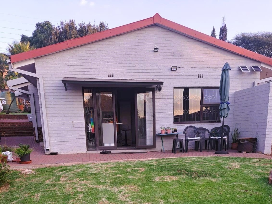 To Let 1 Bedroom Property for Rent in Bedfordview Gauteng