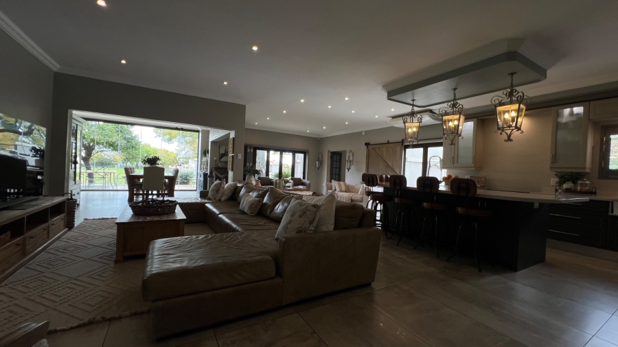 5 Bedroom Property for Sale in Emfuleni Golf Estate Gauteng