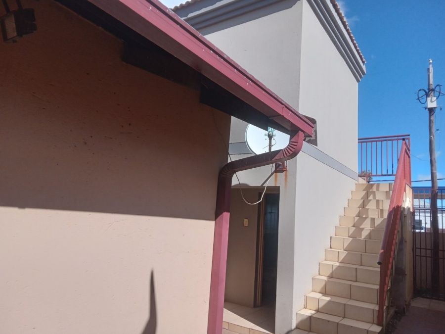 7 Bedroom Property for Sale in Atteridgeville Gauteng