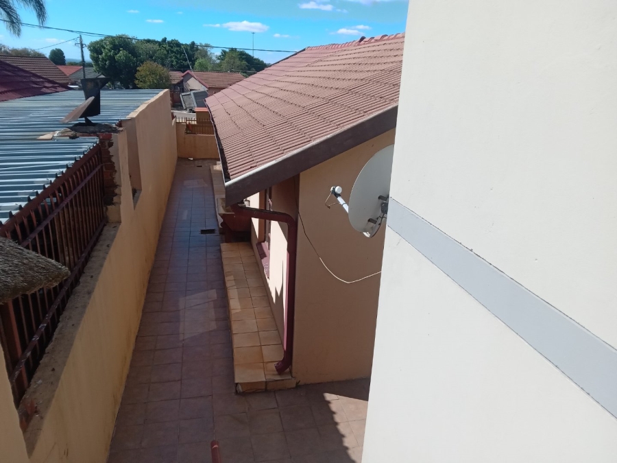 7 Bedroom Property for Sale in Atteridgeville Gauteng