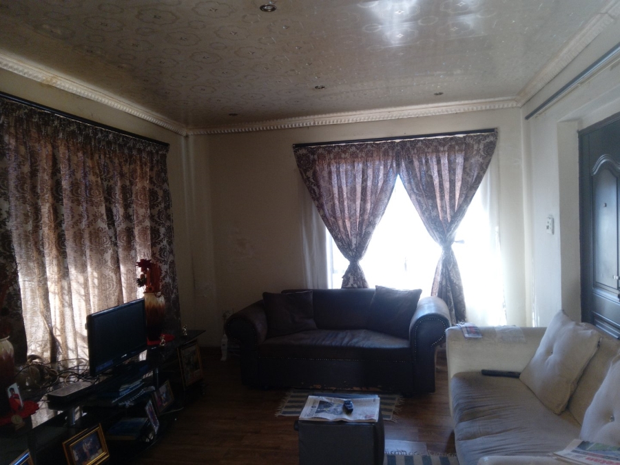 7 Bedroom Property for Sale in Atteridgeville Gauteng