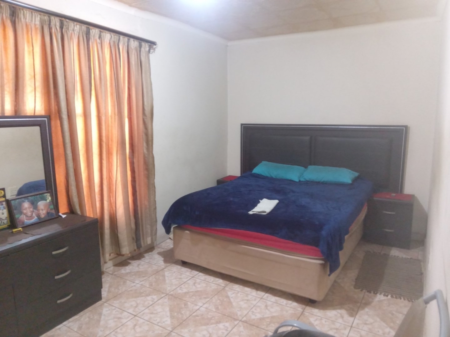 7 Bedroom Property for Sale in Atteridgeville Gauteng