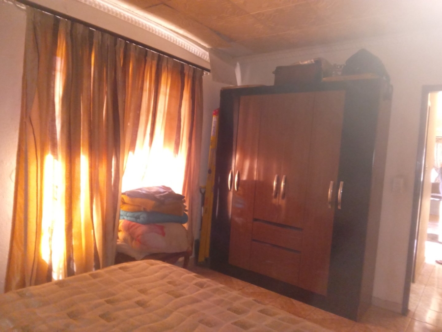 7 Bedroom Property for Sale in Atteridgeville Gauteng