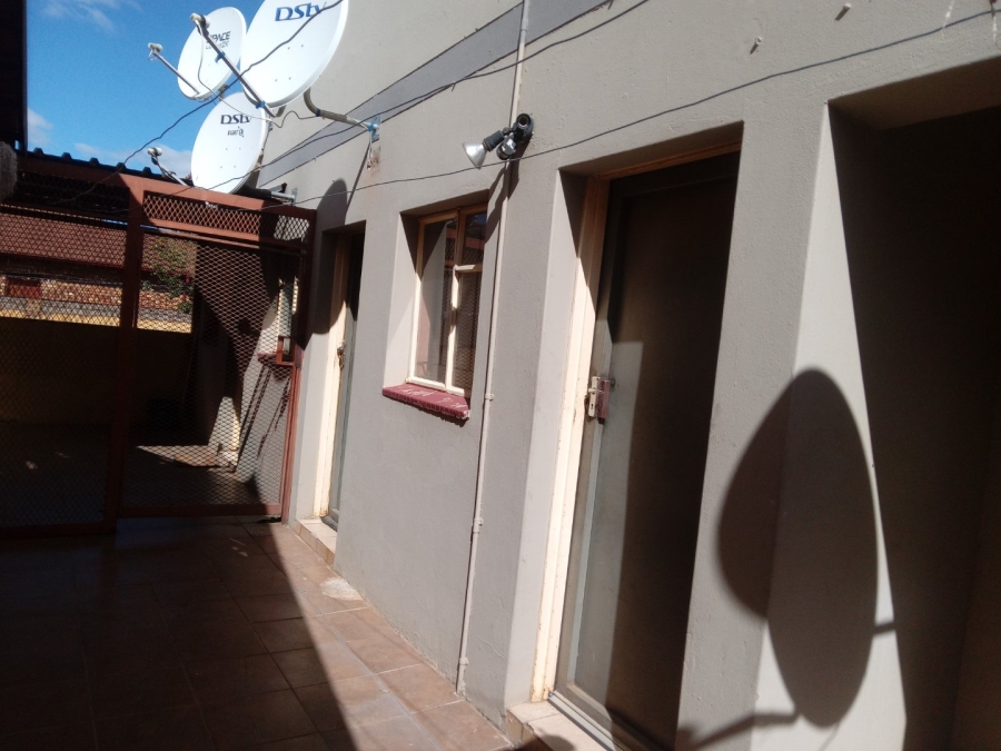 7 Bedroom Property for Sale in Atteridgeville Gauteng