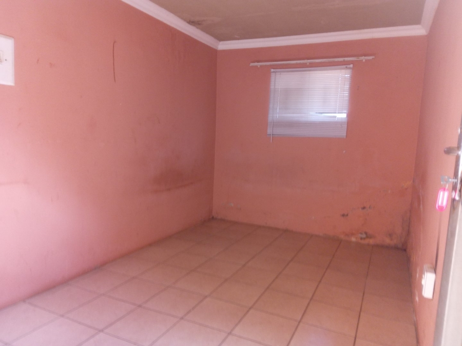 7 Bedroom Property for Sale in Atteridgeville Gauteng