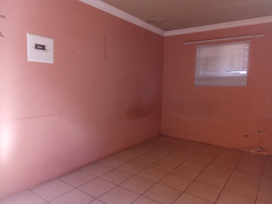 7 Bedroom Property for Sale in Atteridgeville Gauteng