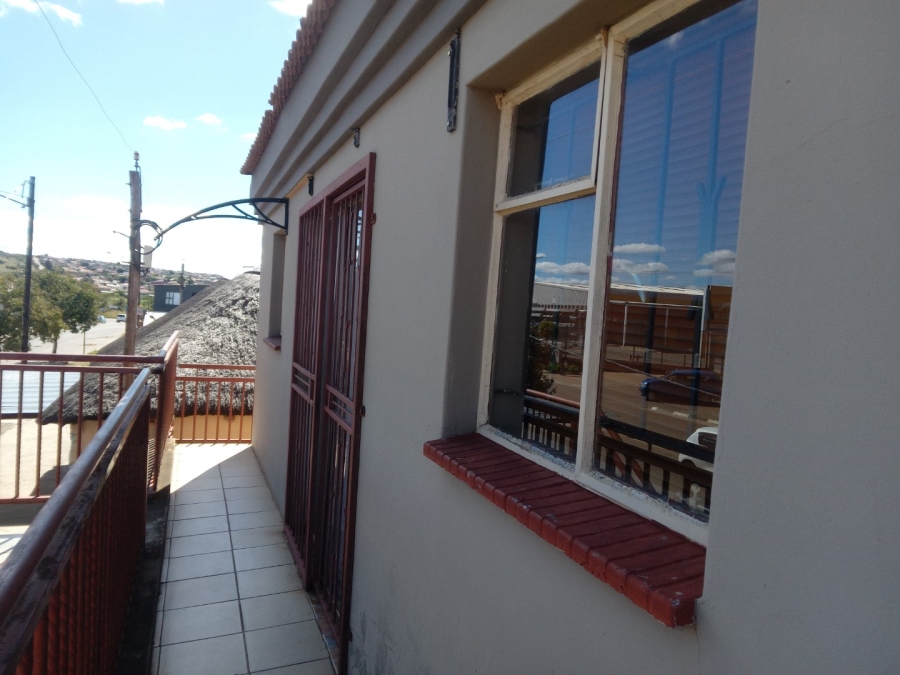 7 Bedroom Property for Sale in Atteridgeville Gauteng
