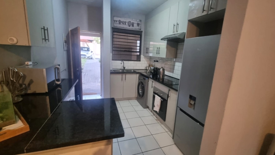 2 Bedroom Property for Sale in Vorna Valley Gauteng