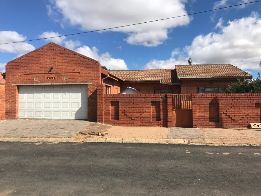 4 Bedroom Property for Sale in Pimville Zone 5 Gauteng