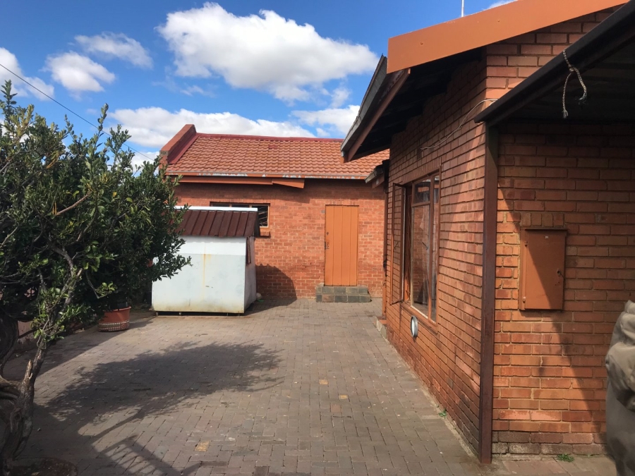 4 Bedroom Property for Sale in Pimville Zone 5 Gauteng