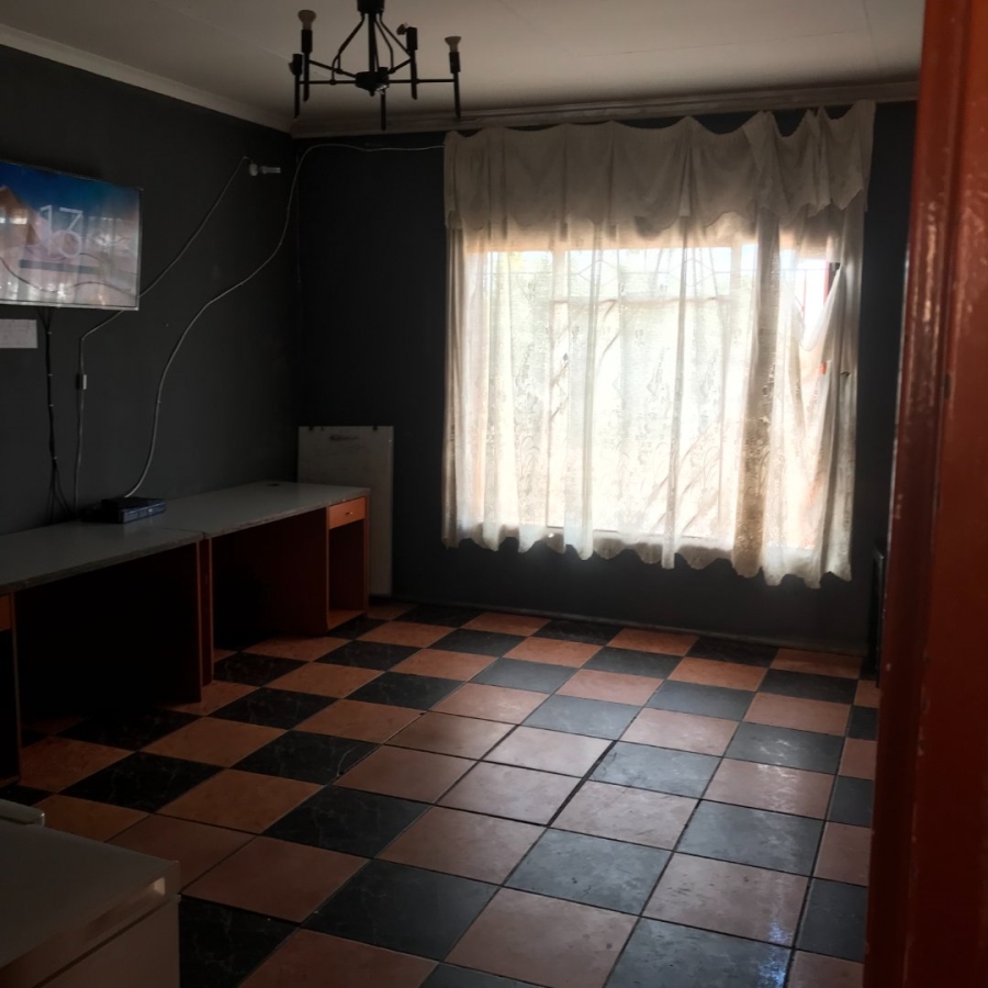 4 Bedroom Property for Sale in Pimville Zone 5 Gauteng