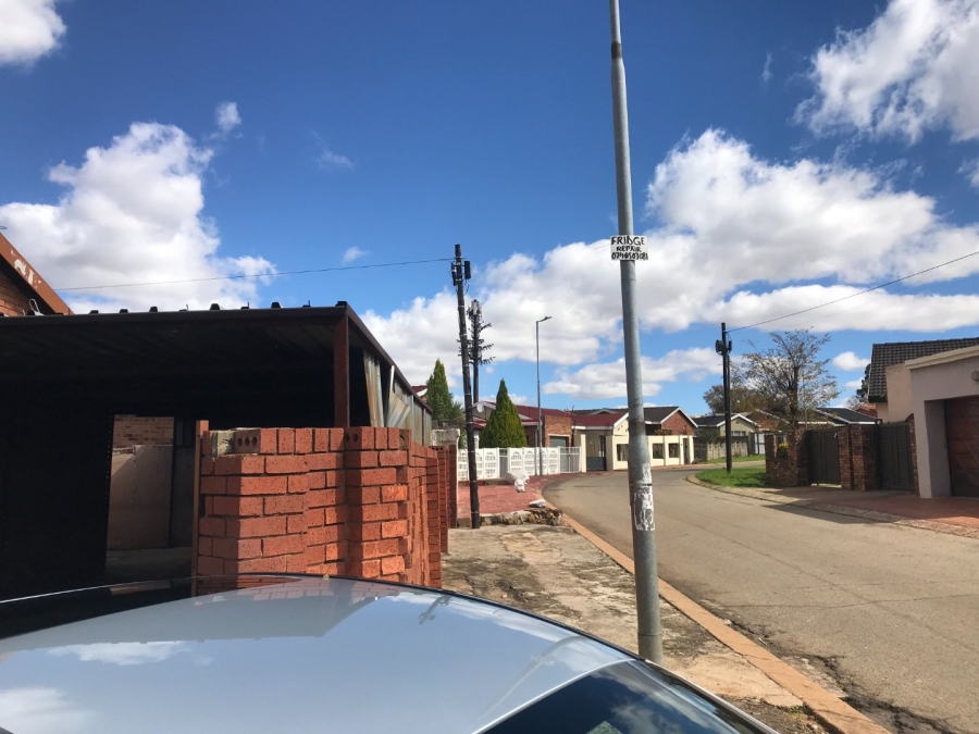 4 Bedroom Property for Sale in Pimville Zone 5 Gauteng