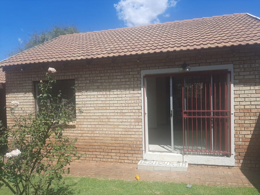 To Let 3 Bedroom Property for Rent in Witpoortjie Gauteng