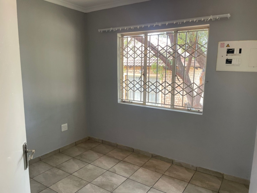 To Let 3 Bedroom Property for Rent in Witpoortjie Gauteng