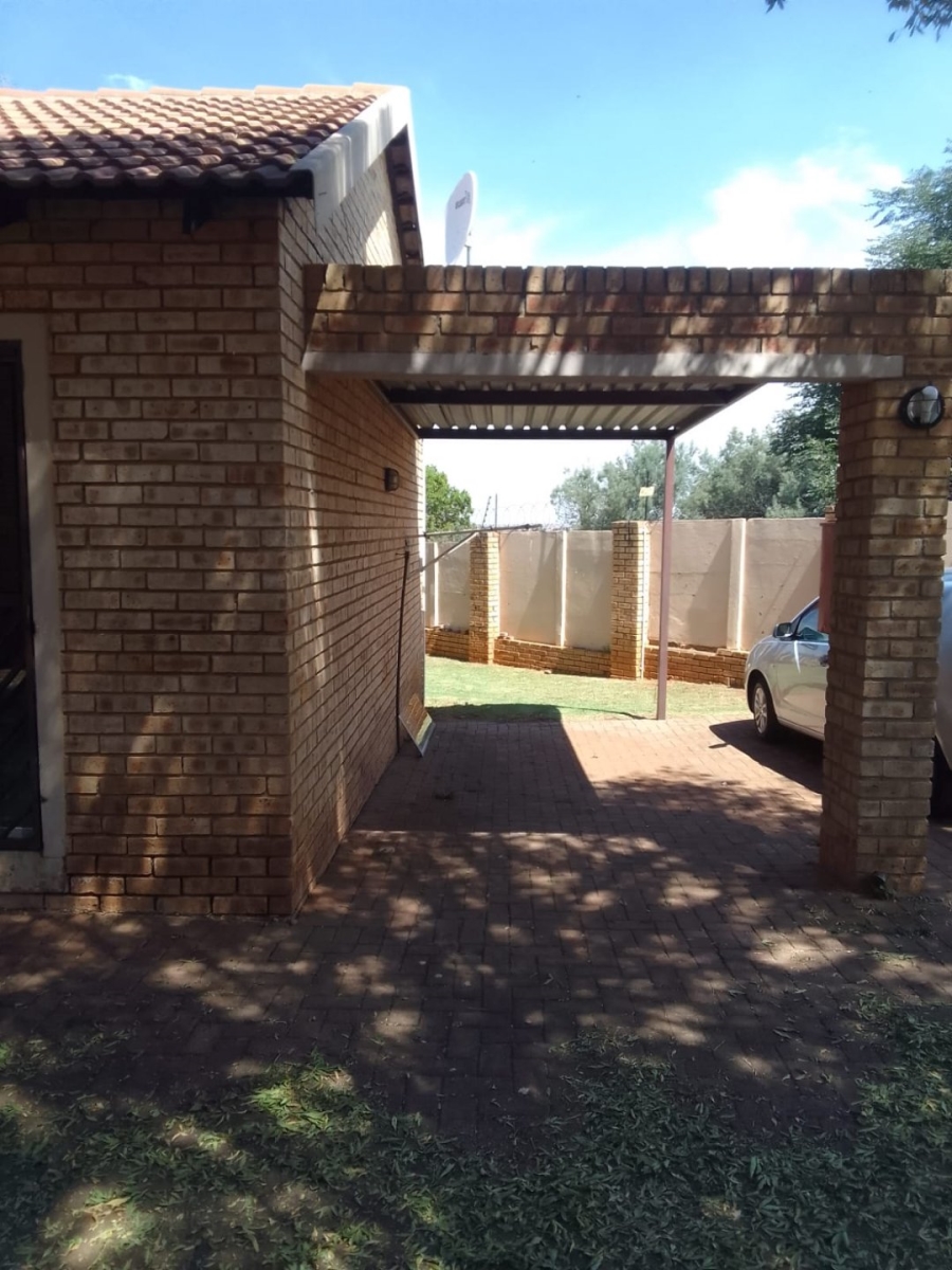 To Let 3 Bedroom Property for Rent in Witpoortjie Gauteng
