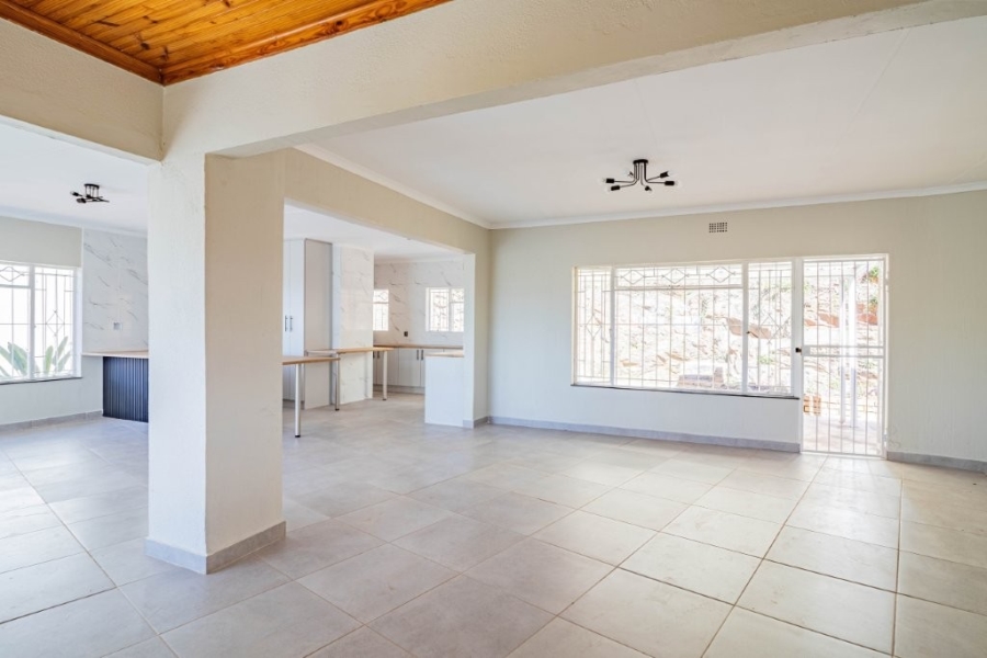 4 Bedroom Property for Sale in Roodekrans Gauteng