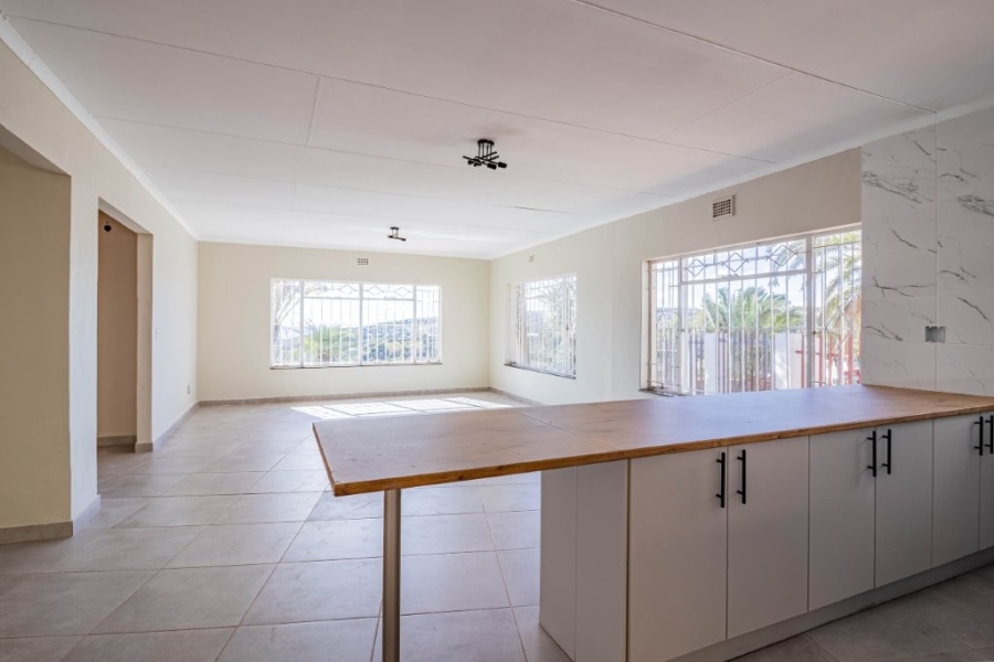 4 Bedroom Property for Sale in Roodekrans Gauteng