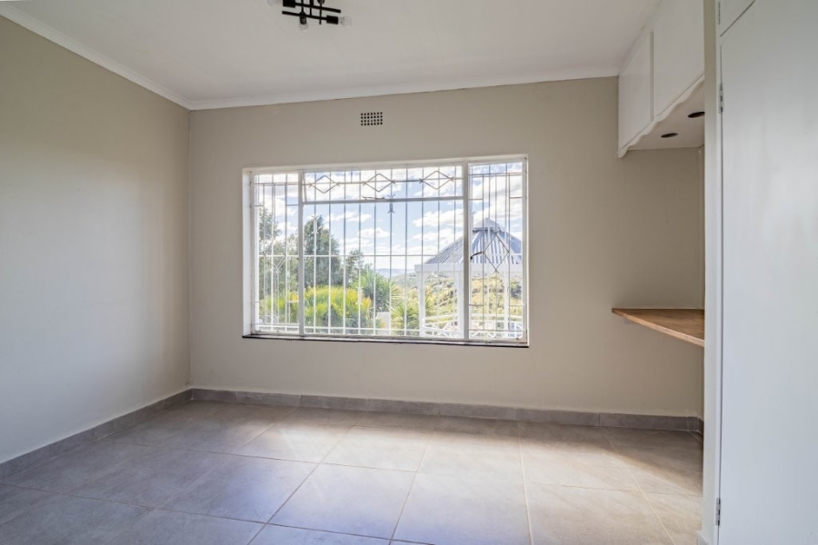 4 Bedroom Property for Sale in Roodekrans Gauteng
