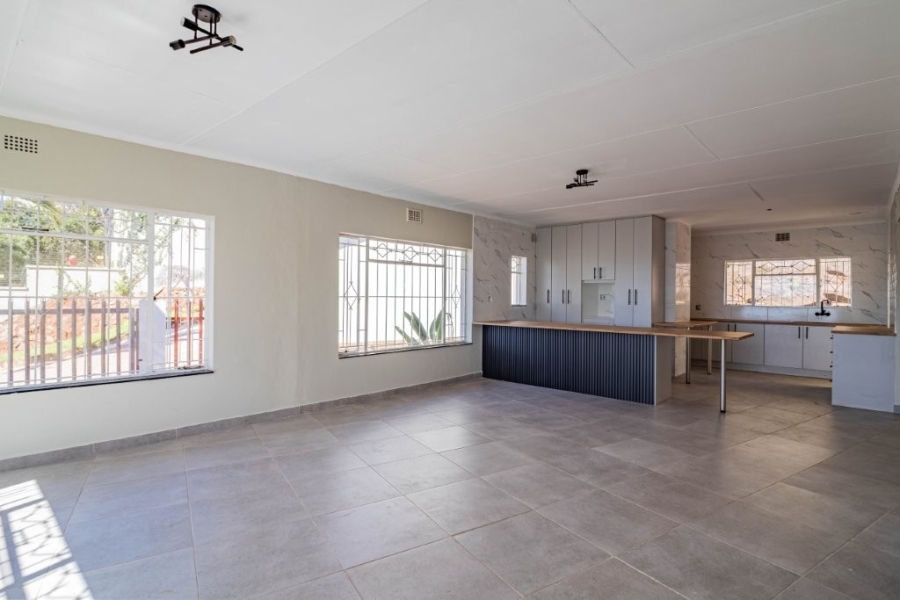 4 Bedroom Property for Sale in Roodekrans Gauteng