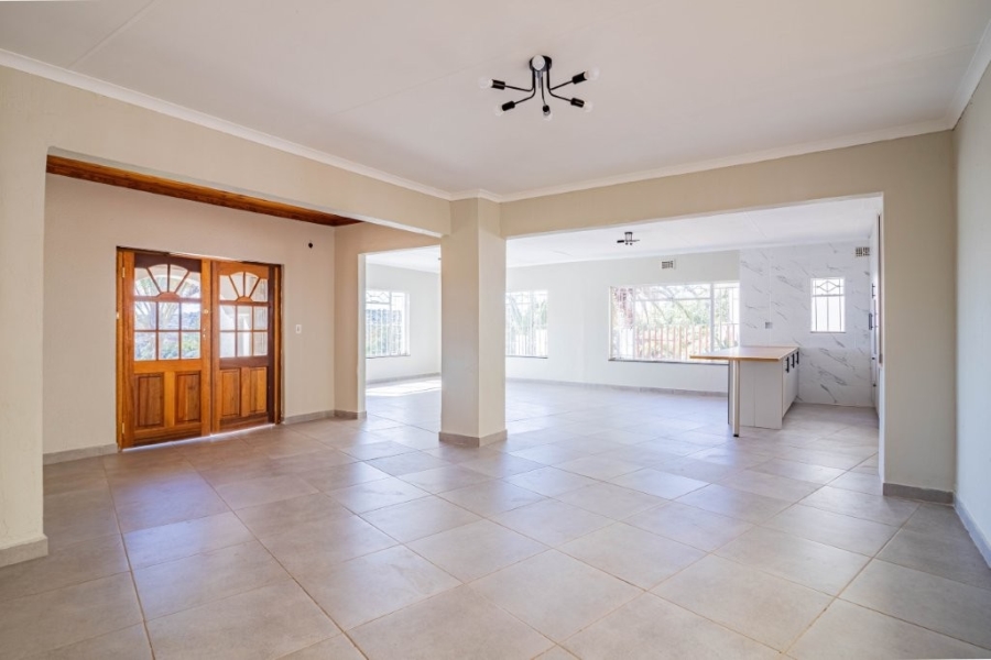 4 Bedroom Property for Sale in Roodekrans Gauteng