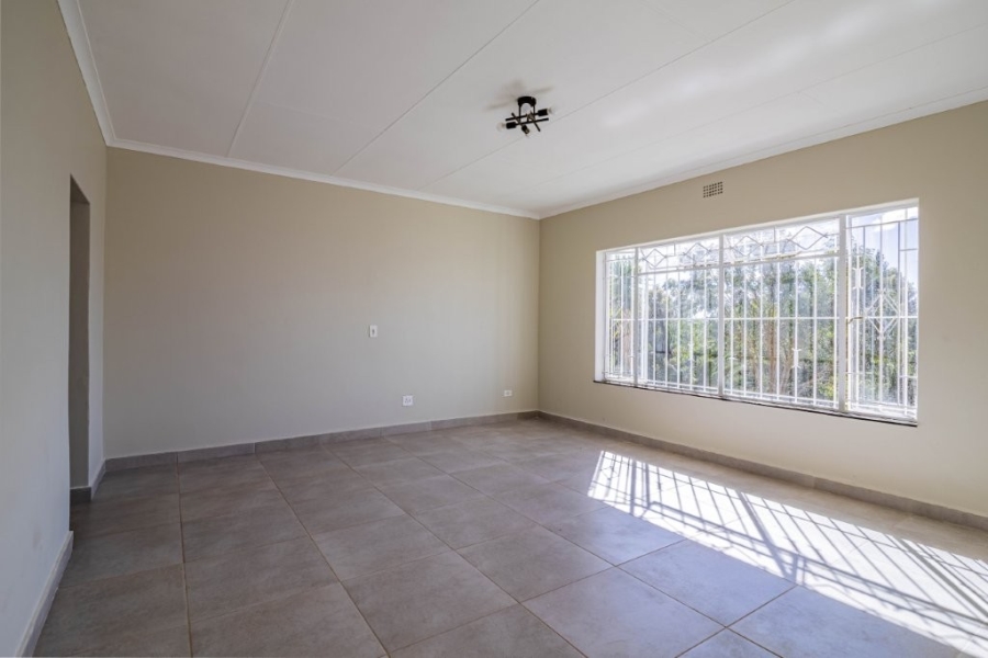 4 Bedroom Property for Sale in Roodekrans Gauteng